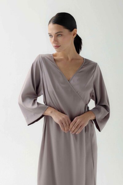 Photo Elegant Satin Wrap Dress Robe