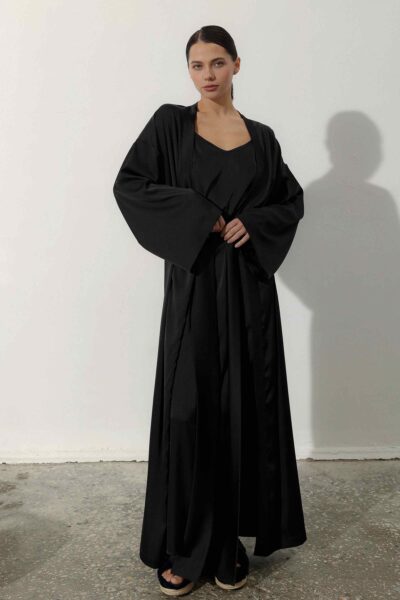 Photo Luxurious Black Satin Kimono Robe