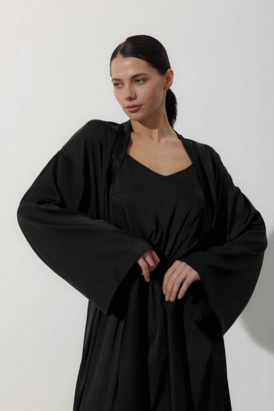 Photo Luxurious Black Satin Kimono Robe