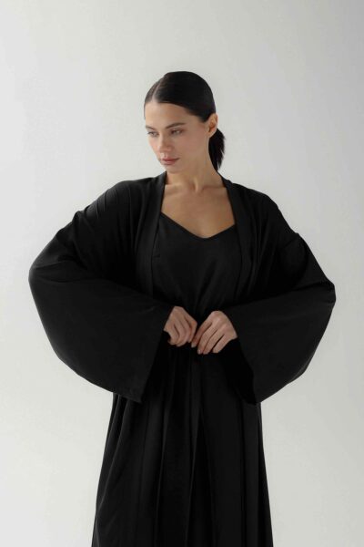 Photo Luxurious Black Satin Kimono Robe