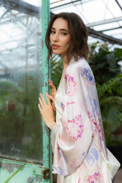 Photo Floral Satin Kimono Robe: Elegance and Comfort