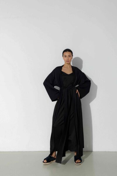 Photo Luxurious Black Silk Kimono Robe