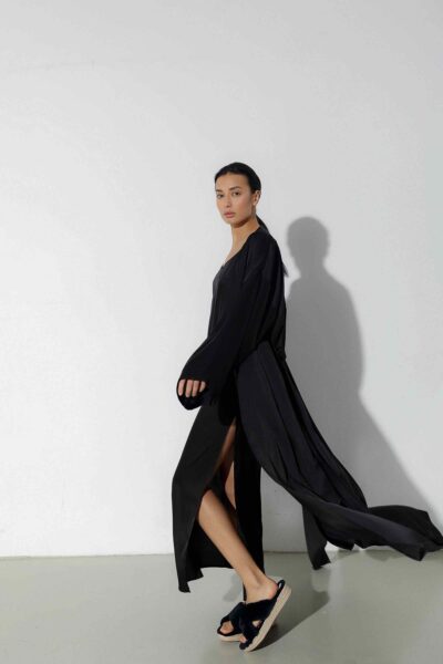 Photo Luxurious Black Silk Kimono Robe