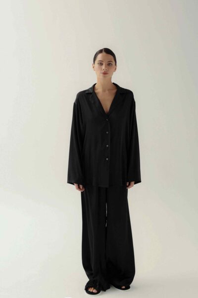 Photo Luxurious Black Silk Pajama Set