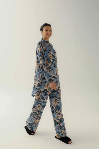 Photo Sophisticated Dark Gray Silk Pajama Set